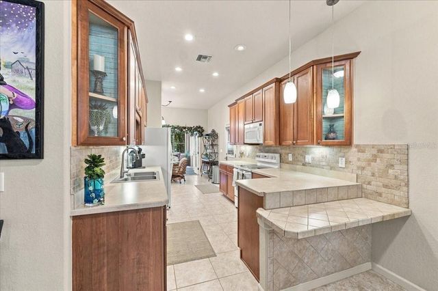 396 CRUISERS DRIVE, Polk City, FL 33868