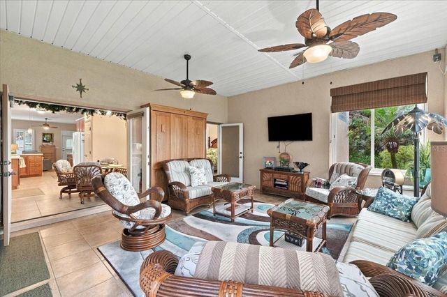 396 CRUISERS DRIVE, Polk City, FL 33868