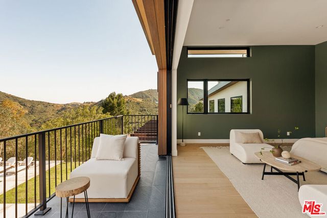 38 Dapplegray Road, Bell Canyon, CA 91307