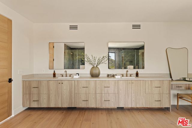 38 Dapplegray Road, Bell Canyon, CA 91307