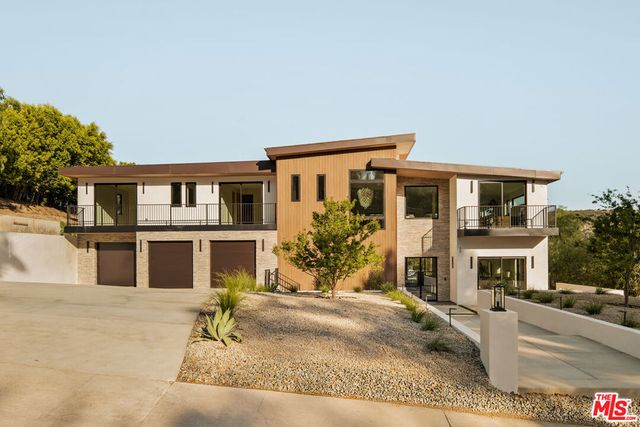 38 Dapplegray Road, Bell Canyon, CA 91307
