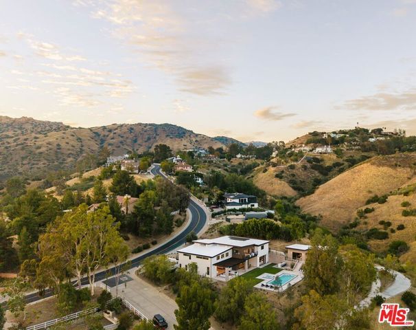 38 Dapplegray Road, Bell Canyon, CA 91307