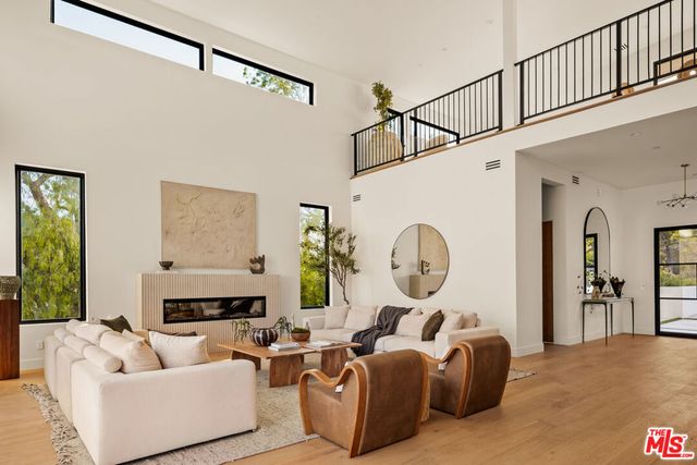 38 Dapplegray Road, Bell Canyon, CA 91307