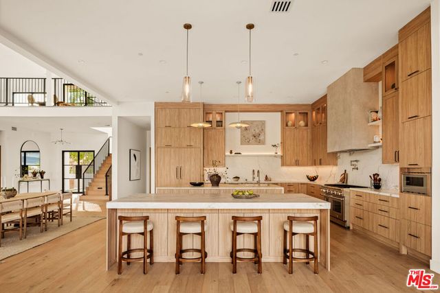 38 Dapplegray Road, Bell Canyon, CA 91307