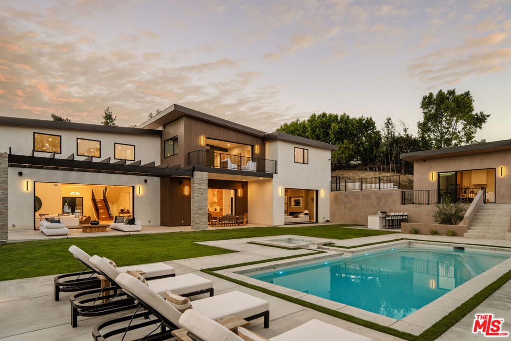 38 Dapplegray Road, Bell Canyon, CA 91307