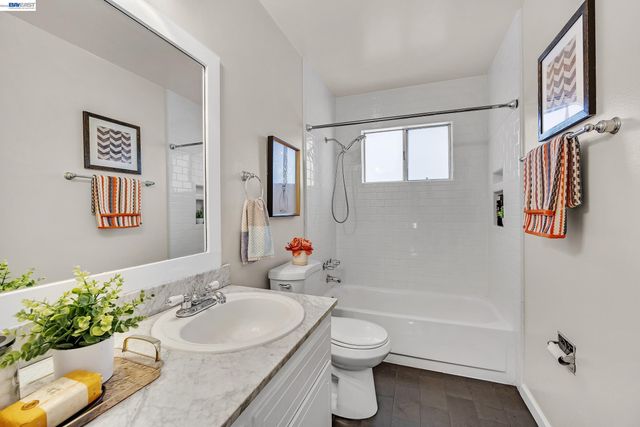 23070 Glenn Ellen, Hayward, CA 94541