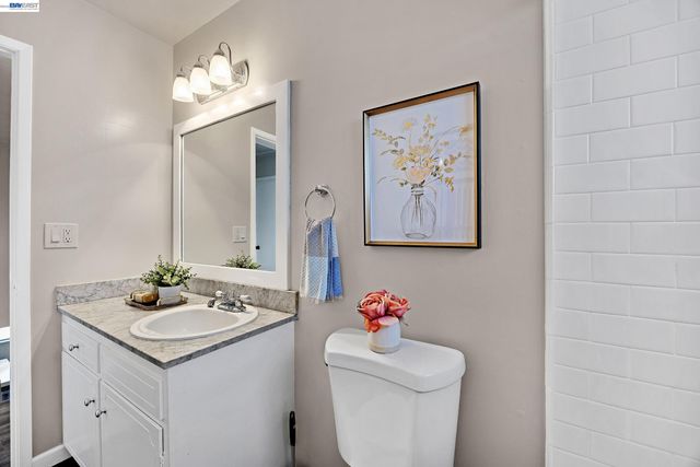 23070 Glenn Ellen, Hayward, CA 94541