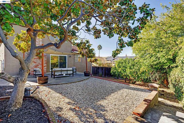 23070 Glenn Ellen, Hayward, CA 94541