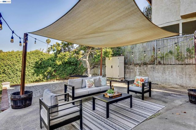 23070 Glenn Ellen, Hayward, CA 94541