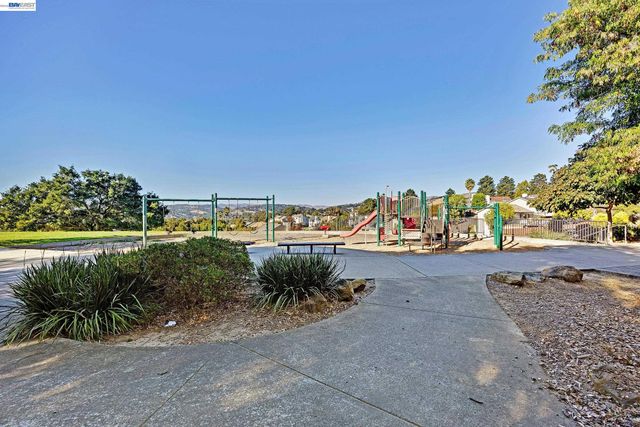 23070 Glenn Ellen, Hayward, CA 94541