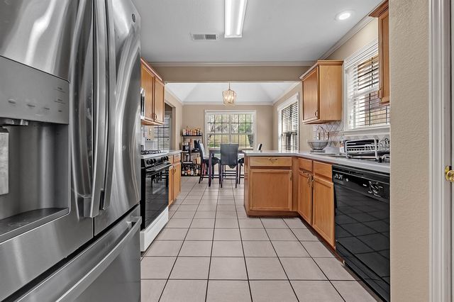 6972 PARKBROOK LN, Cordova, TN 38018