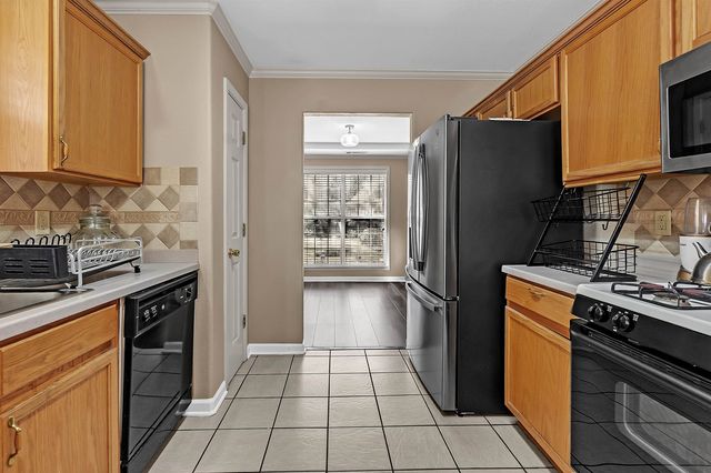 6972 PARKBROOK LN, Cordova, TN 38018