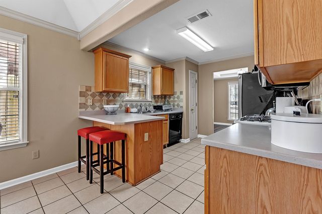 6972 PARKBROOK LN, Cordova, TN 38018