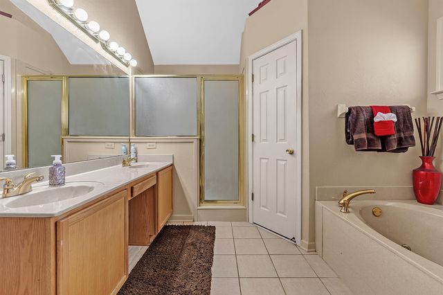 6972 PARKBROOK LN, Cordova, TN 38018