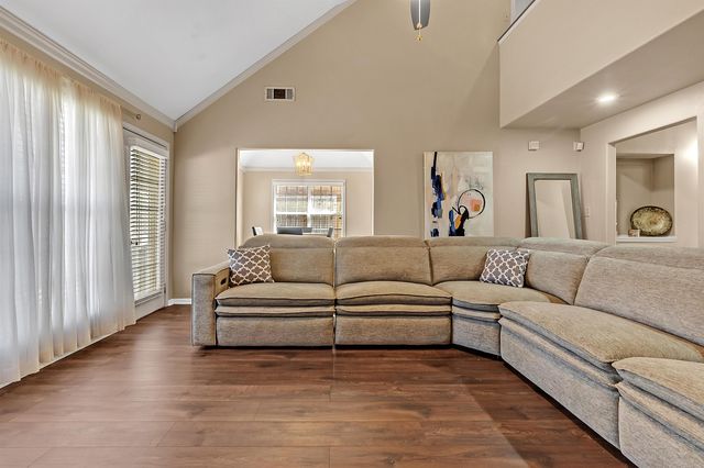 6972 PARKBROOK LN, Cordova, TN 38018