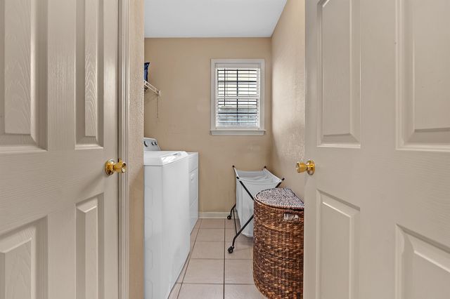 6972 PARKBROOK LN, Cordova, TN 38018