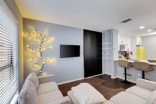 2018 W Rundberg LN 5D, Austin, TX 78758