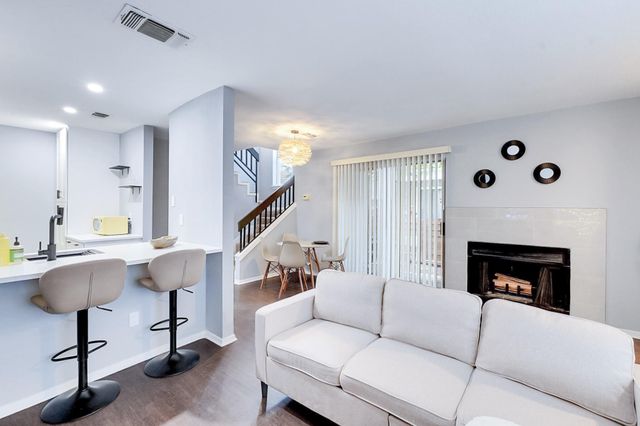 2018 W Rundberg LN 5D, Austin, TX 78758