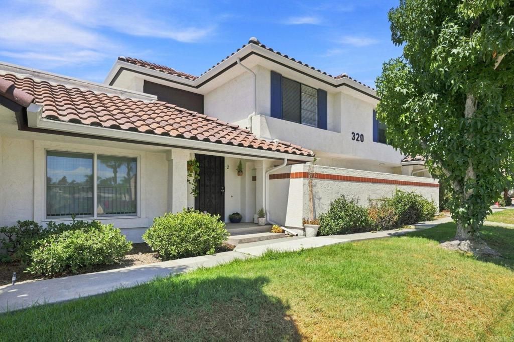 320 Grapevine Rd 2, Vista, CA 92083 — photo 2