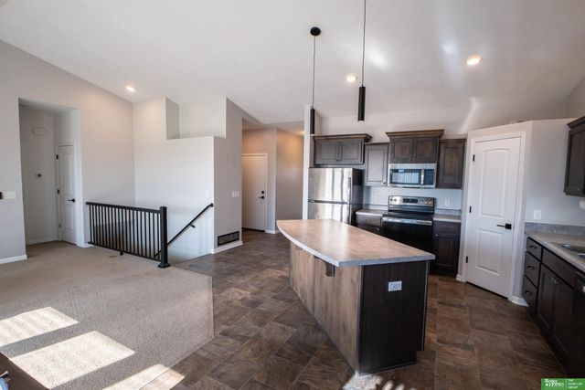 7310 N 167th Street, Bennington, NE 68007