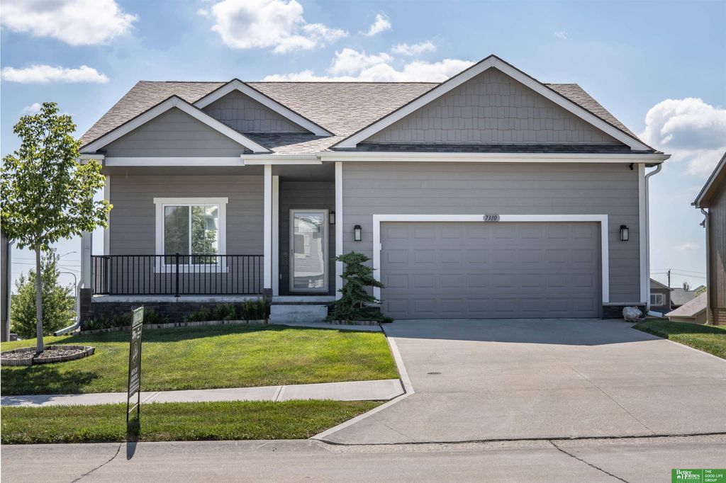 7310 N 167th Street, Bennington, NE 68007