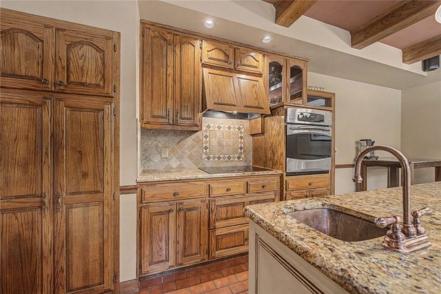 4 W Huntington Place, Rogers, AR 72758