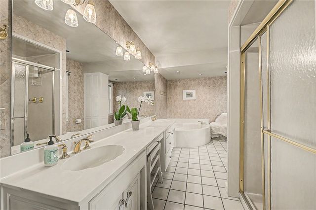 4 W Huntington Place, Rogers, AR 72758