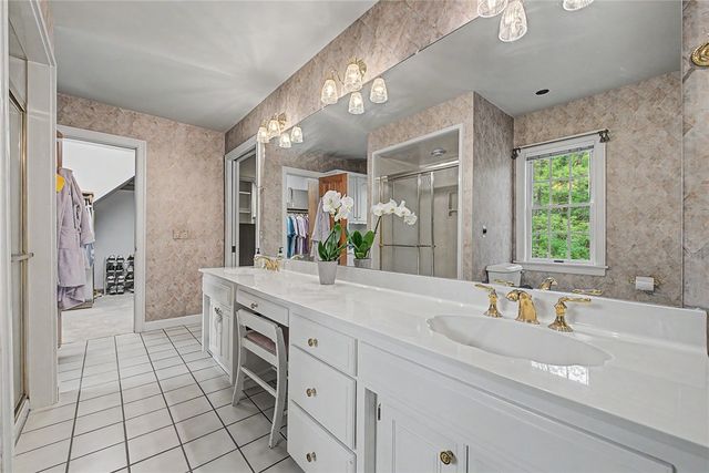 4 W Huntington Place, Rogers, AR 72758