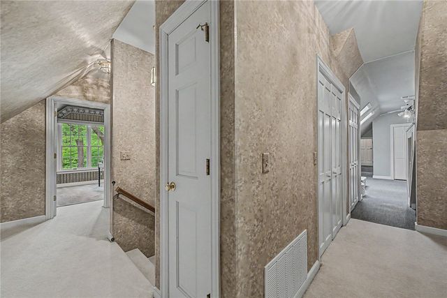 4 W Huntington Place, Rogers, AR 72758