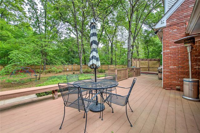 4 W Huntington Place, Rogers, AR 72758