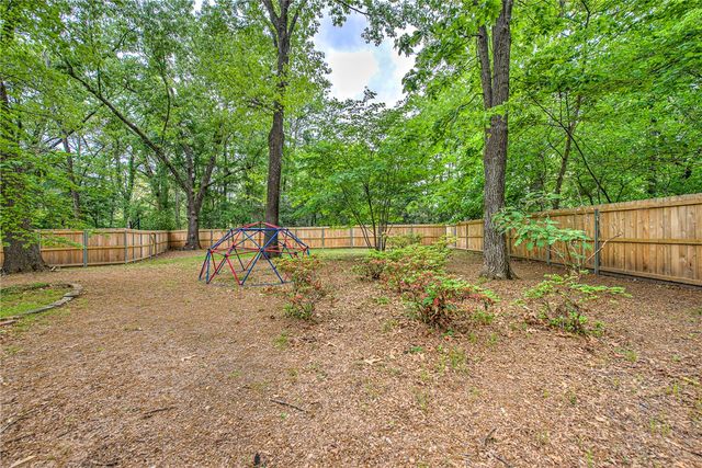 4 W Huntington Place, Rogers, AR 72758