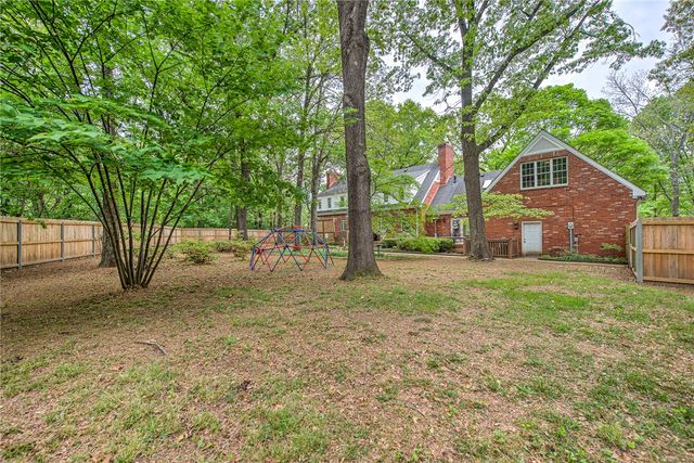 4 W Huntington Place, Rogers, AR 72758