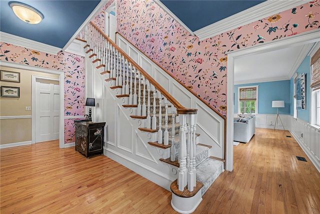 4 W Huntington Place, Rogers, AR 72758