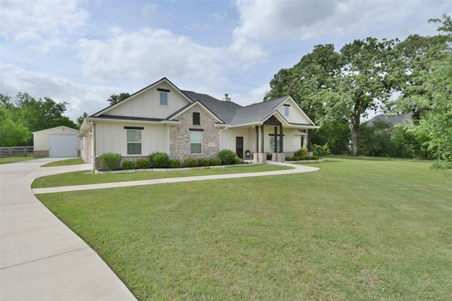 10371 Whiskey River Road, Bryan, TX 77808