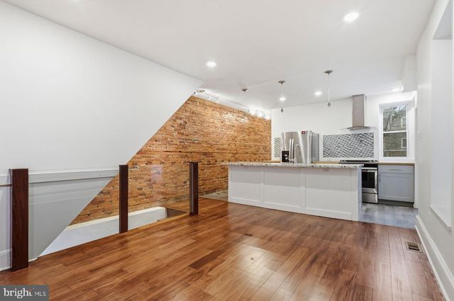 7815 GERMANTOWN AVE, Philadelphia, PA 19118