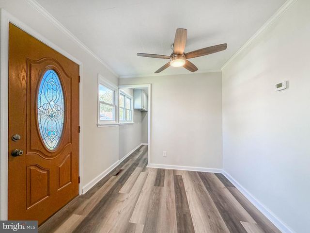 15 CARLISLE CIR, Morrisville, PA 19067