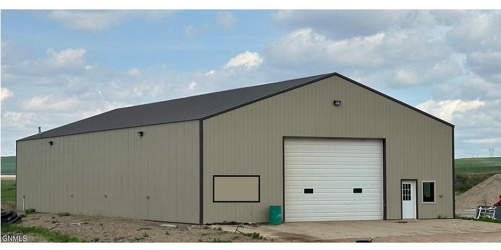 6339 38th Street, Glen Ullin, ND 58631 photo 2