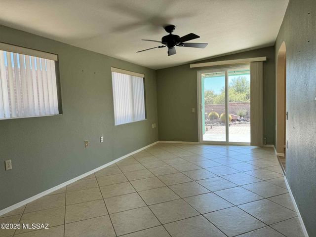 749 W Rio Moctezuma, Green Valley, AZ 85614