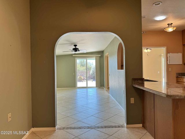 749 W Rio Moctezuma, Green Valley, AZ 85614