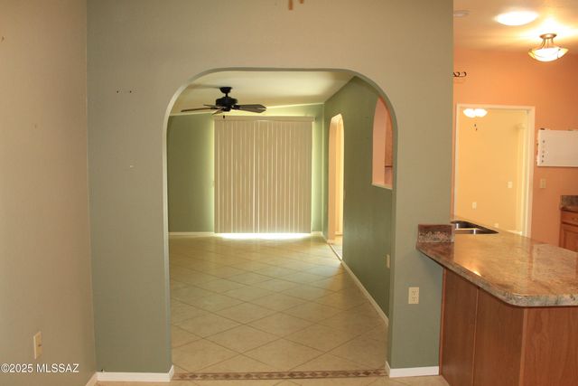 749 W Rio Moctezuma, Green Valley, AZ 85614