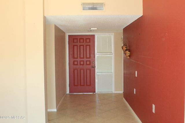 749 W Rio Moctezuma, Green Valley, AZ 85614