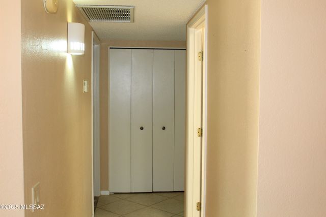 749 W Rio Moctezuma, Green Valley, AZ 85614