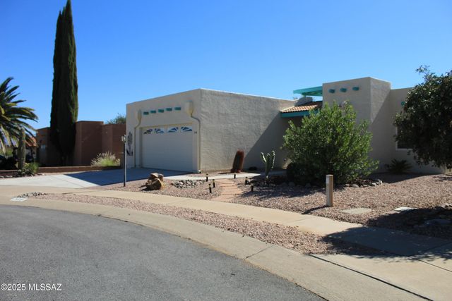 749 W Rio Moctezuma, Green Valley, AZ 85614