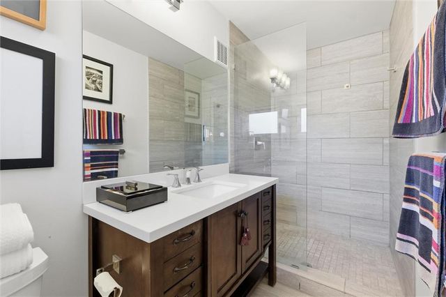 7520 Tomahawk Road, Prairie Village, KS 66208