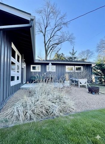 7520 Tomahawk Road, Prairie Village, KS 66208