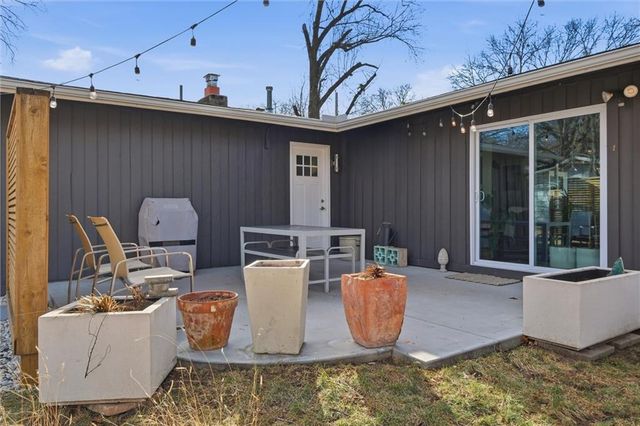 7520 Tomahawk Road, Prairie Village, KS 66208