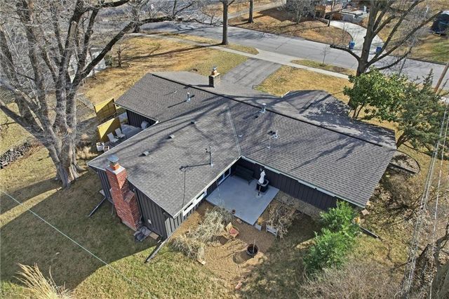 7520 Tomahawk Road, Prairie Village, KS 66208