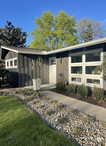 7520 Tomahawk Road, Prairie Village, KS 66208