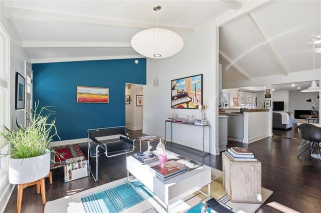 7520 Tomahawk Road, Prairie Village, KS 66208