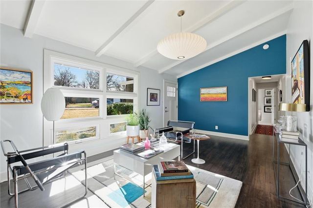 7520 Tomahawk Road, Prairie Village, KS 66208